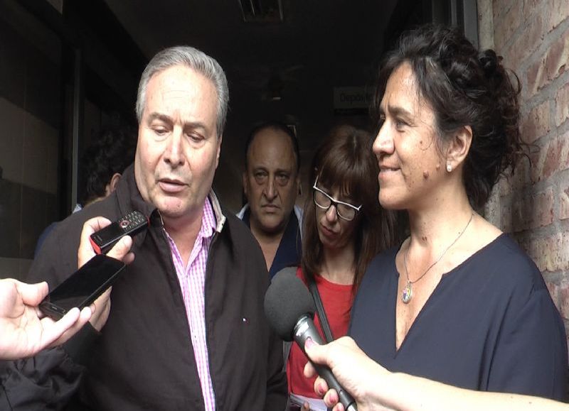 El intendente Alessandro junto a Zulma Ortiz.