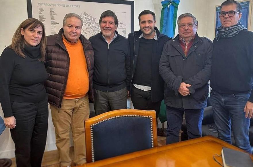 Reunión con el ministro Sileoni.